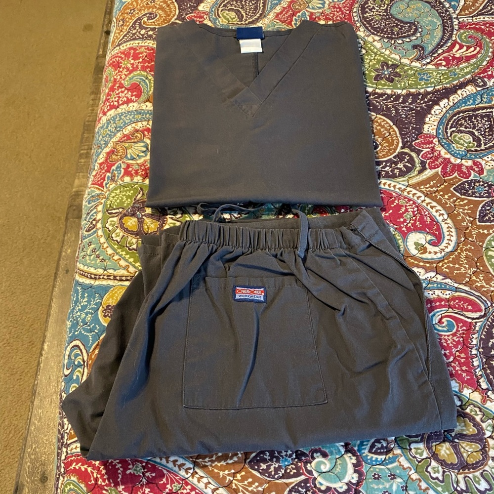 Womens Cherokee workwear scrub set